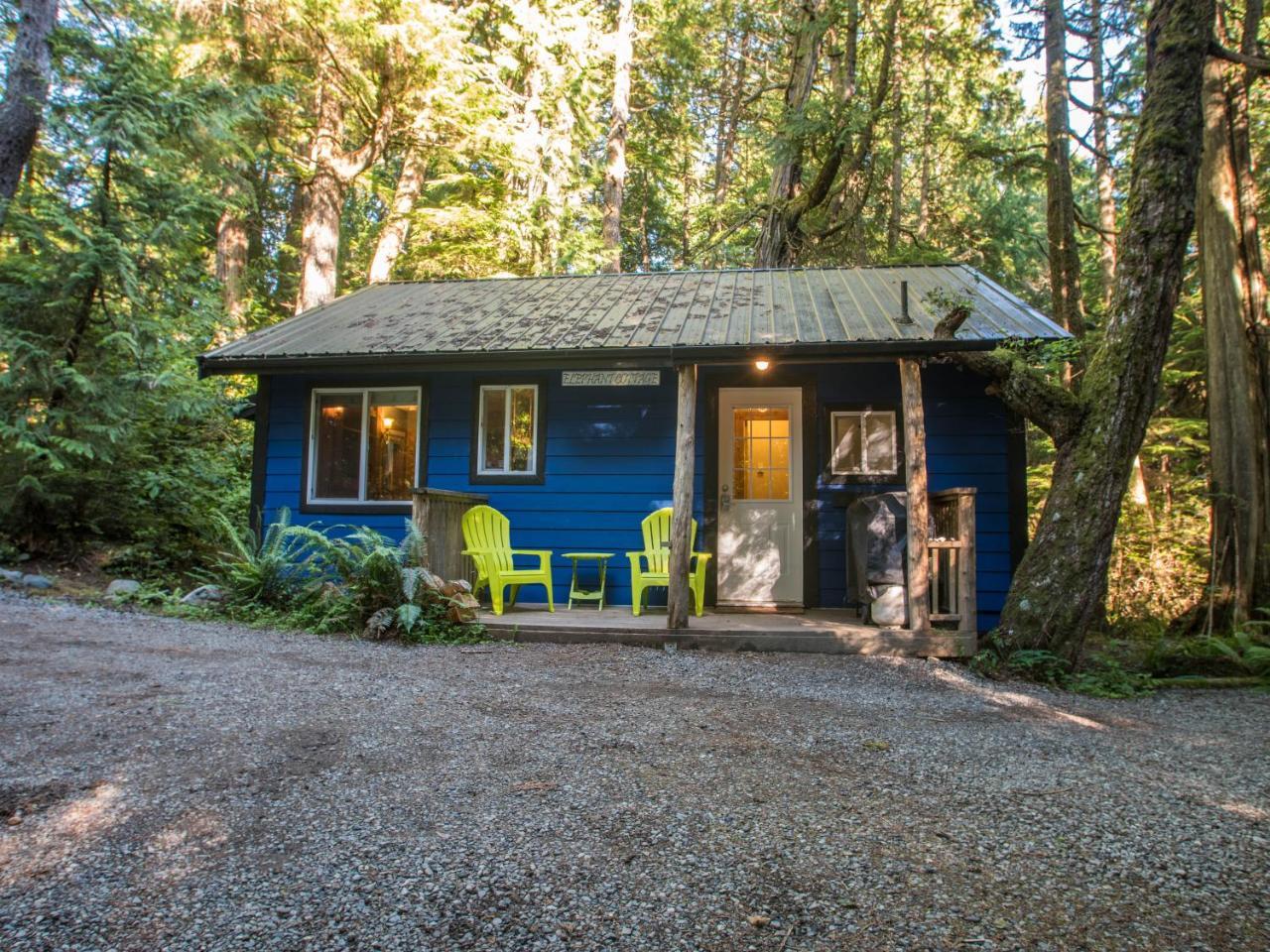 Surfs Inn Rainforest Cottages Ucluelet Exterior foto