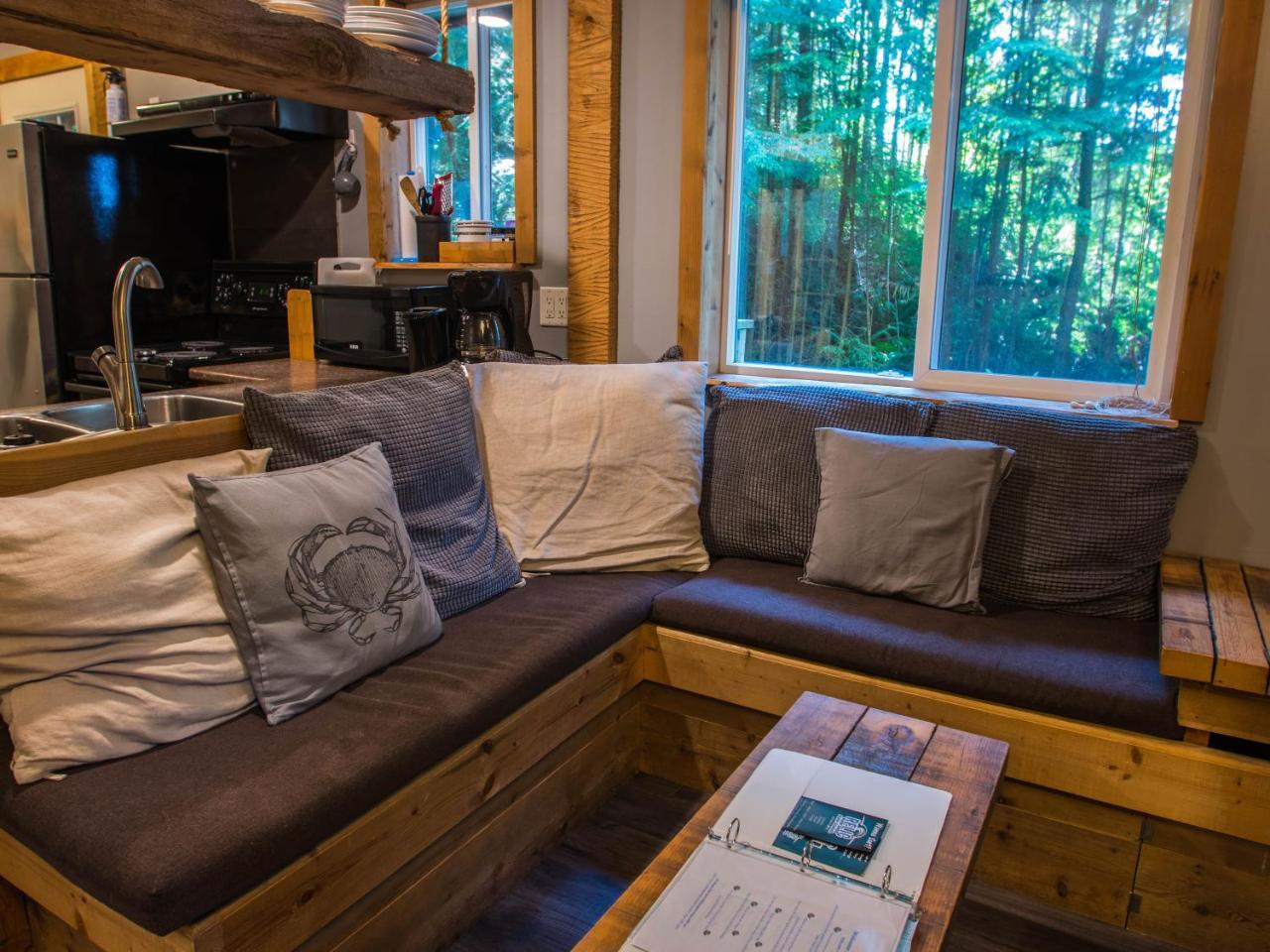 Surfs Inn Rainforest Cottages Ucluelet Exterior foto