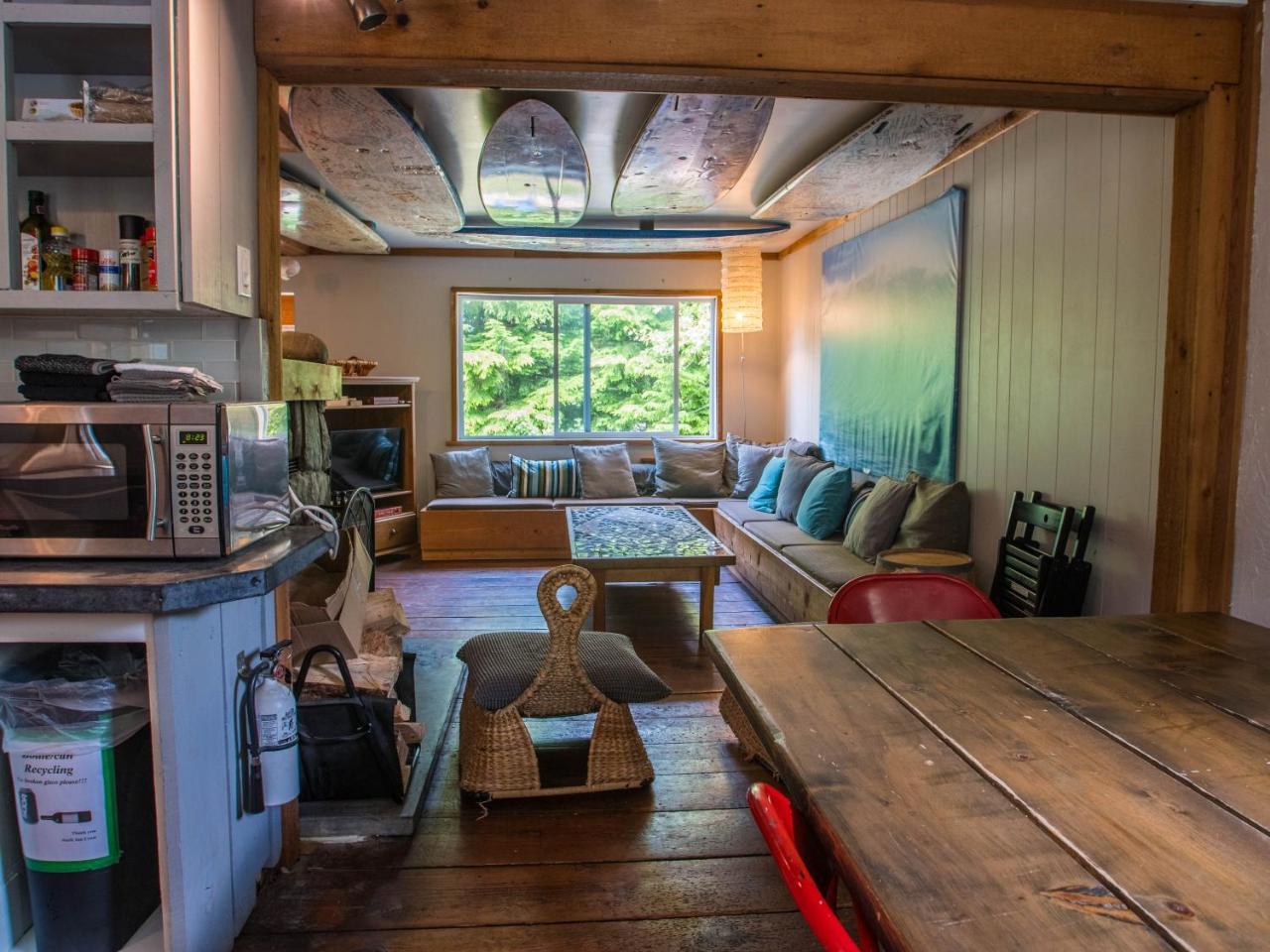 Surfs Inn Rainforest Cottages Ucluelet Exterior foto