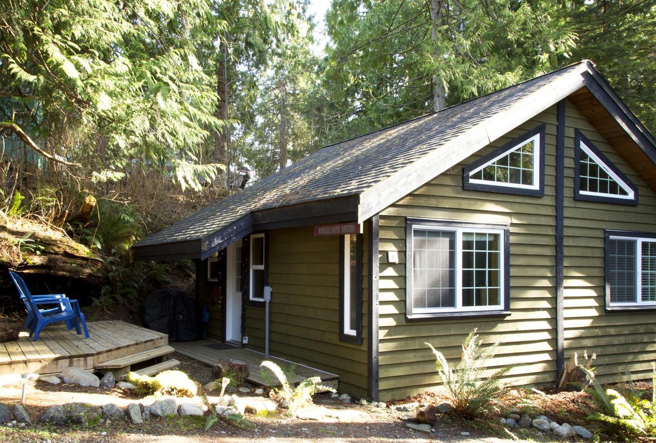 Surfs Inn Rainforest Cottages Ucluelet Exterior foto